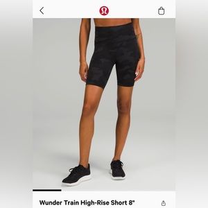 Wunder Train Short size 4 black camo
